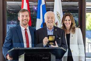 Hommage au maire Georges Bourelle pour sa carrière politique et son engagement exceptionnel envers la Ville de Beaconsfield