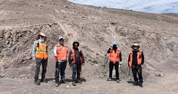 Super Copper geology team at property (CNW Group/Super Copper Corp.)