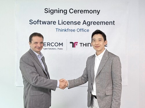 Christophe Thomas, Head of Product at Ercom (left), and DeeKay Kim, CEO of Thinkfree (right) Christophe Thomas, Head of Product at Ercom (left), and DeeKay Kim, CEO of Thinkfree (right)