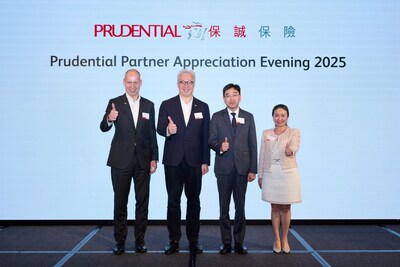 Prudential Health Partnership Networking Cocktail Reception was successfully held yesterday. Guests of honor included (from left to right): Arjan Toor, CEO Health, Prudential plc; Lawrence Lam, Chief Executive Officer, Prudential Hong Kong Limited; HKSAR Executive Council Member Dr. Ko Wing-man; and Candy Au Yeung, Chief Customer Operations and Health Officer, Prudential Hong Kong Limited