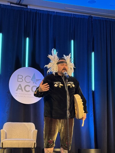 Gabriel George Sr. at the opening of the BCACC Conference 2025 (CNW Group/BC Association of Clinical Counsellors)