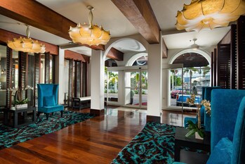 S Hotel Kingston Lobby
