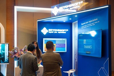 Beyondsoft actively collaborates with regional partners. This year, it not only participated in the FutureChina Global Forum but also hosted a closed door roundtable on AI and talent transformation. The photo shows Beyondsoft's booth at the forum. (Photo provided by Beyondsoft)