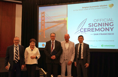 Tonomia SRL. representada por su fundador y director ejecutivo, el Dr. Mustapha Belhabib. MiTAC Information Systems Corp. representada por su presidenta Charlotte Chou. MiTAC Computing Technology USA Corp. representada por su gerente general Raymond Huang. (PRNewsfoto/MiTAC Computing Technology Corp.)