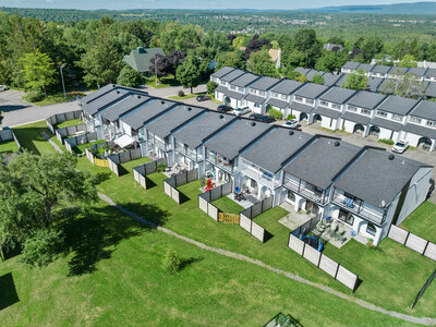 Aerial view of Quebec townhouses SKALA,  owned and managed by Société immobilière Bélanger. (CNW Group/Societe immobiliere Belanger)