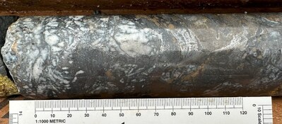 Image 1: Sphalerite and galena are well corelated to silver mineralization. As seen here in a quartz sulfide vein from GH25-05. (CNW Group/Metallis Resources Inc.)