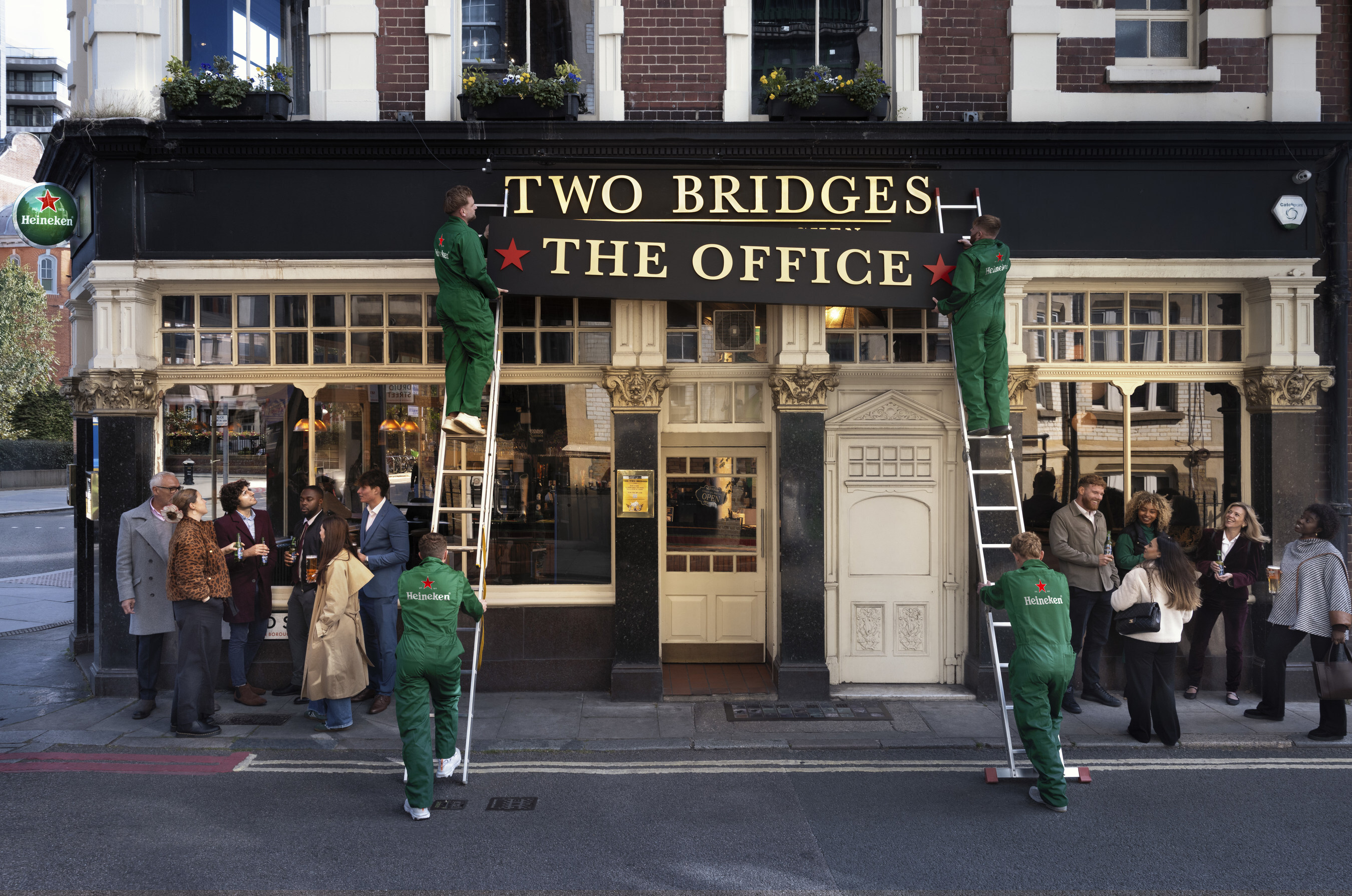HEINEKENR IS CALLING PEOPLE BACK TO THE OFFICE... BUT NOT IN THE WAY YOU MIGHT THINK