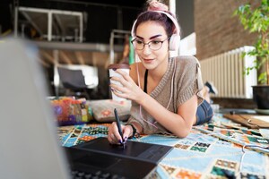 Coursera anuncia Skill Tracks: una solución de aprendizaje personalizada y basada en datos para acelerar el desarrollo de habilidades críticas en equipos funcionales