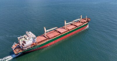 Canfornav operates 50 vessels, providing an integral dependable, reliable and sustainable service to its customers and the global trade through more than 400 voyages per year.