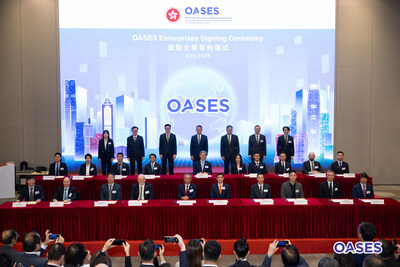 The partnership agreement was signed by Mr. Peter Yan, Director-General of OASES (second row, fifth left), Ms. Amy Ho, General Manager, Roche Hong Kong Limited (second row, fifth right), and Mr. Ronald Lo, General Manager, Roche Diagnostics (Hong Kong) Limited (second row, fourth right) Photo credit: OASES.