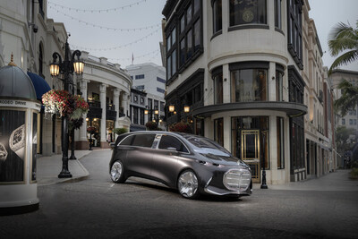 The future models of privately positioned MPVs – also known as Grand Limousines – will be named as Mercedes-Benz VLE and Mercedes-Benz VLS. (CNW Group/Mercedes-Benz Canada Inc.)