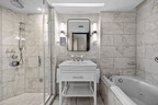 Commodore Suite Bathroom