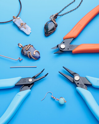 Made of high carbon steel with a glare-resistant black finish, Xuron® Wire Wrapping Tools are ideally suited for performing close-up work.