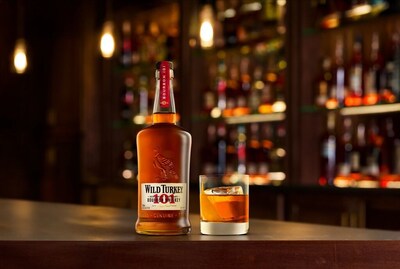 Crafted with Wild Turkey 101, dehydrated apple syrup, and aromatic bitters, the Wild Apple Pie cocktail is ideal for Friendsgiving gatherings.