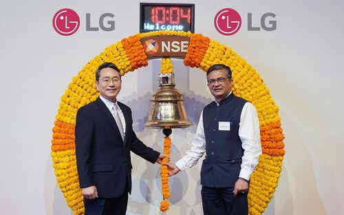 William Cho, CEO of LG Electronics, and Ashish Chauhan, CEO of the National Stock Exchange of India (NSE), mark the official listing of LG Electronics India Limited with a bell-ringing ceremony at the NSE in Mumbai, India.