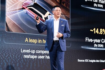 James Chen, Huawei: Mengambil Tiga Lompatan Menuju Era AI UBB dan Mendorong Pertumbuhan Bisnis Baru