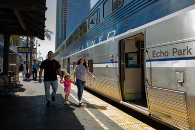 Amtrak Pacific Surfliner and SeaWorld San Diego Launch New Travel and Ticket Discount Partnership