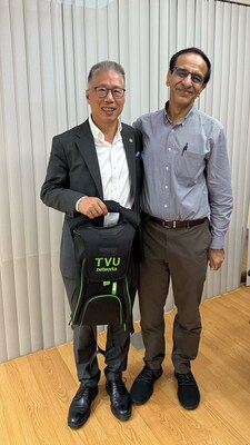 Paul Shen, CEO of TVU Networks (Left), and Sanjiv Prakash, CEO of ANI (Right) (PRNewsfoto/TVU Networks)