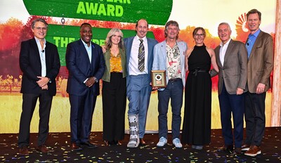 The Perry Family Farm of Alberta, Canada poses with PepsiCo Leadership after receiving the Farmer of the Year award at PepsiCo's first-ever Global Farmer Awards. (PepsiCo CEO Ramon Laguarta - second from right; PepsiCo Chief Sustainability Officer Jim Andrew - first from right; PepsiCo Global Chief Procurement Officer Marcelo Stefani)