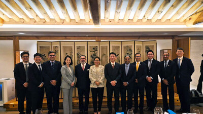 Gabriel India Limited (GIL) has signed a landmark joint venture with SK Enmove, part of South Korea’s US$148 billion SK Group, marking a major step in its transformation into a diversified automotive systems and components leader. The signing ceremony in Seoul was graced by Mrs. Anjali Singh, Executive Chairperson, Gabriel India Limited and ANAND Group, Mr. Jaisal Singh, Vice Chairman, ANAND Group, and Mr. Mahendra Kumar Goyal, Group CEO, ANAND, along with SK Group executives Gabriel India Limited (GIL) has signed a landmark joint venture with SK Enmove, part of South Korea’s US$148 billion SK Group, marking a major step in its transformation into a diversified automotive systems and components leader. The signing ceremony in Seoul was graced by Mrs. Anjali Singh, Executive Chairperson, Gabriel India Limited and ANAND Group, Mr. Jaisal Singh, Vice Chairman, ANAND Group, and Mr. Mahendra Kumar Goyal, Group CEO, ANAND, along with SK Group executives