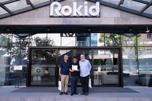 Wired Magazine Founding Editor Kevin Kelly Visits Rokid Headquarters, Exploring the Future of AR and AI