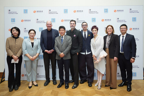 Photo de groupe des participants au forum.