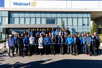 Walmart Canada officially opened its most advanced distribution centre in Vaughan, Ontario, marking a significant step in better serving customers and the local community. (CNW Group/Wal-Mart Canada Corp.)