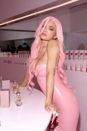 KYLIE COSMETICS CELEBRATES A DECADE OF BEAUTY WITH 10-YEAR ANNIVERSARY