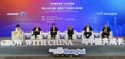 Foreign business leaders and experts speak at the 