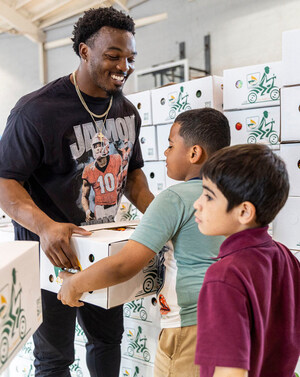 PHILADELPHIA EAGLE NAKOBE DEAN AND KIND HEARTS 4 LYFE FOUNDATION HOST COMMUNITY GIVEBACK EVENT AT KIPP PHILADELPHIA PREPARATORY ACADEMY IN PARTNERSHIP WITH MORAVIA HEALTH