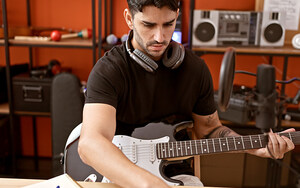 Spanish-Language Music Production Course Debuts at Berklee Online Spanish-Language Music Production Course Debuts at Berklee Online