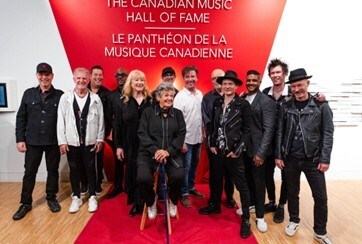 L to R: Glass Tiger, Maestro Fresh Wes, Loreena McKennitt, Ginette Reno, Dan Hill, Sum 41 (CNW Group/CARAS)