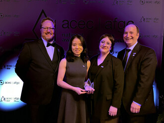 Au centre, Keming Yan et Amélie Julien-Brière de CIMA+ (Groupe CNW/CIMA+) Au centre, Keming Yan et Amélie Julien-Brière de CIMA+ (Groupe CNW/CIMA+)