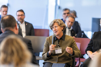 Karine Morin, President and CEO of the Federation for the Humanities and Social Sciences, addresses participants at the Big Thinking Summit: Future-ready graduate education in Canada. (CNW Group/Federation for the Humanities and Social Sciences) Karine Morin, President and CEO of the Federation for the Humanities and Social Sciences, addresses participants at the Big Thinking Summit: Future-ready graduate education in Canada. (CNW Group/Federation for the Humanities and Social Sciences)