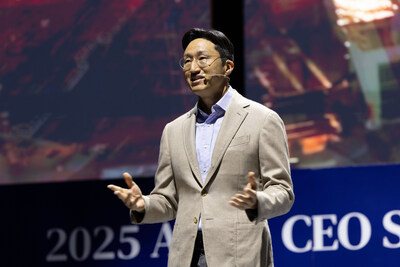 HD Hyundai Chairman Chung Kisun delivered the keynote speech at ‘Future Tech Forum: Shipbuilding’ at the APEC CEO Summit HD Hyundai Chairman Chung Kisun delivered the keynote speech at ‘Future Tech Forum: Shipbuilding’ at the APEC CEO Summit