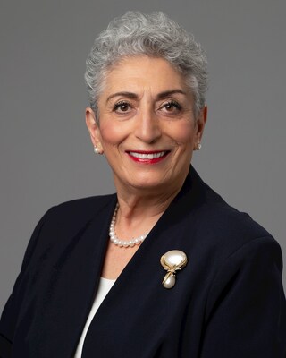 The Inner Circle acknowledges Dr. Yasmen Helen Simonian, as a Pinnacle Professional Member Inner Circle of Excellence