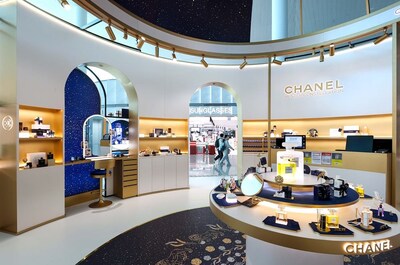 Shinsegae Duty Free Unveil Korea's First Holiday Pop-Up at Incheon Airport with CHANEL N5