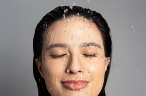 O que procurar no rótulo do seu sabonete facial: 5 ativos que fazem toda a diferença