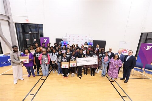 Comcast announces a $30,000 grant to support the YMCA of Memphis & the Mid-South’s Future Ready: Digital Skills for Tomorrow’s Workforce program at the Georgette & Cato Johnson YMCA in Whitehaven. Comcast announces a $30,000 grant to support the YMCA of Memphis & the Mid-South’s Future Ready: Digital Skills for Tomorrow’s Workforce program at the Georgette & Cato Johnson YMCA in Whitehaven.