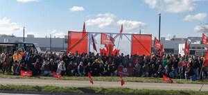 Unifor members take action to defend Canadian auto jobs at Brampton and CAMI Assembly Plants