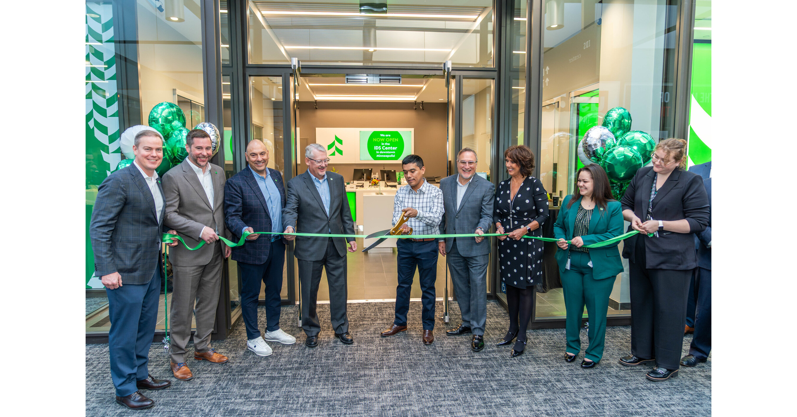 Associated Bank Announces New Twin Cities Leadership, Brings Enhanced Banking Services to Minneapolis with New Branch in Iconic IDS Center