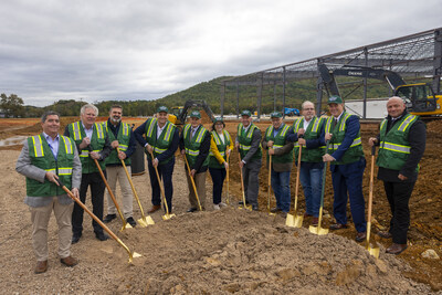 Primo Brands and The Mountain Valley® celebrate its new state-of-the-art facility located in Hot Springs, Arkansas. From left, Justice of the Peace Jeremy Brown, Mayor of Hot Springs Pat McCabe, The Mountain Valley® Director of Manufacturing Kenny McBride, Primo Brands CEO Robbert Rietbroek, Congressman Bruce Westerman, Director of Business Development at the Arkansas Economic Development Commission Olivia Womack, Greater Hot Springs Chamber of Commerce President Gary Troutman, Rep. Richard McGrew, Judge Darryl Mahoney, Rep. Les Warren, Sen. Matt McKee. (CNW Group/Primo Brands Corporation) Primo Brands and The Mountain Valley® celebrate its new state-of-the-art facility located in Hot Springs, Arkansas. From left, Justice of the Peace Jeremy Brown, Mayor of Hot Springs Pat McCabe, The Mountain Valley® Director of Manufacturing Kenny McBride, Primo Brands CEO Robbert Rietbroek, Congressman Bruce Westerman, Director of Business Development at the Arkansas Economic Development Commission Olivia Womack, Greater Hot Springs Chamber of Commerce President Gary Troutman, Rep. Richard McGrew, Judge Darryl Mahoney, Rep. Les Warren, Sen. Matt McKee. (CNW Group/Primo Brands Corporation)