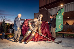 Hommage au célèbre victoriavillois - Une statue et une murale pour Gilbert Perreault