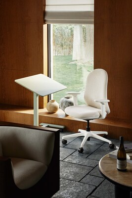 AnyDesk Fold is designed for mobility with smooth-rolling casters, the AnyDesk Fold is compact, portable, and versatile. Perfect for work, study, or leisure.