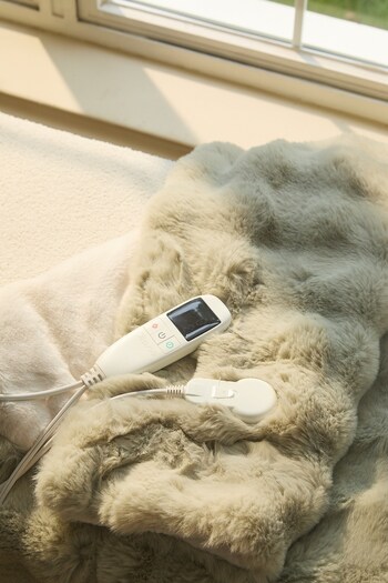 TopJob believes winter work-from-home days should be warm, cheerful, and full of comfort.