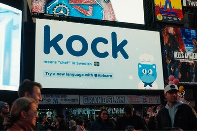 Airlearn’s Times Square billboard features “kock” — Swedish for “chef” — as part of a citywide campaign sparking curiosity about language. Photo: Airlearn/Pufferfish. Shot Nov. 1, 2025, New York.
