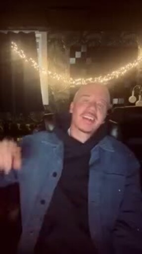 Macklemore llama a priorizar la educación para la acción climática a nivel mundial y elogia los esfuerzos de 7 millones de estudiantes que han transformado la educación en impacto