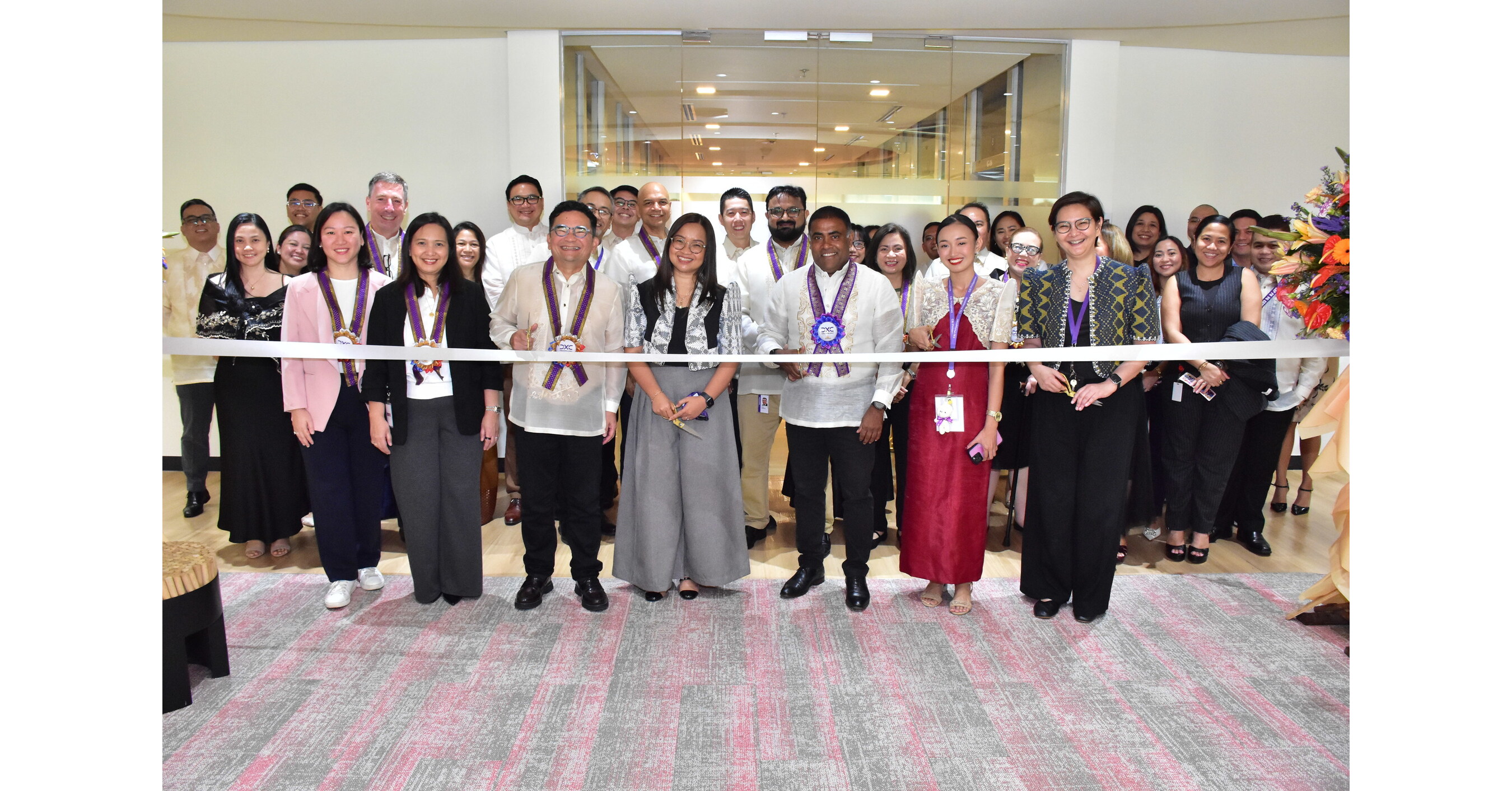 DXC er&ouml;ffnet erstes Kundenerlebniszentrum auf den Philippinen und baut damit seine Pr&auml;senz in Asien aus, um Zusammenarbeit und KI-Innovation voranzutreiben