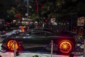 A sleek symbol of speed illuminating Mexico City’s grandest night