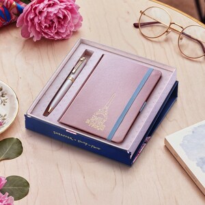 Sheaffer écrit une lettre d'amour à ses fans avec la nouvelle collection Emily in Paris